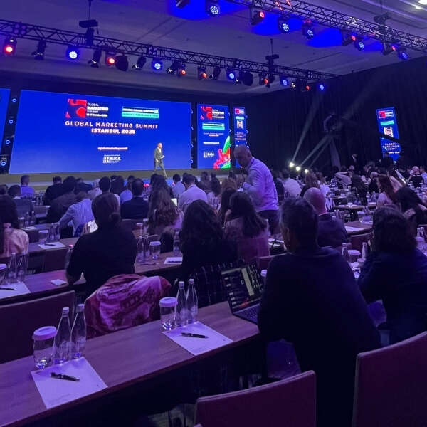 Dijital Dünyada Duygulara Dokunabilen Markalar Kazanıyor