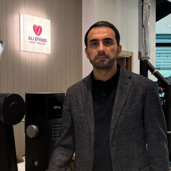 Erkmen Onbulak 10 Burak Gedik: “Düşük yatırımla yüksek verim sağlayan, içecek odaklı bir kahve modeli tasarladık”