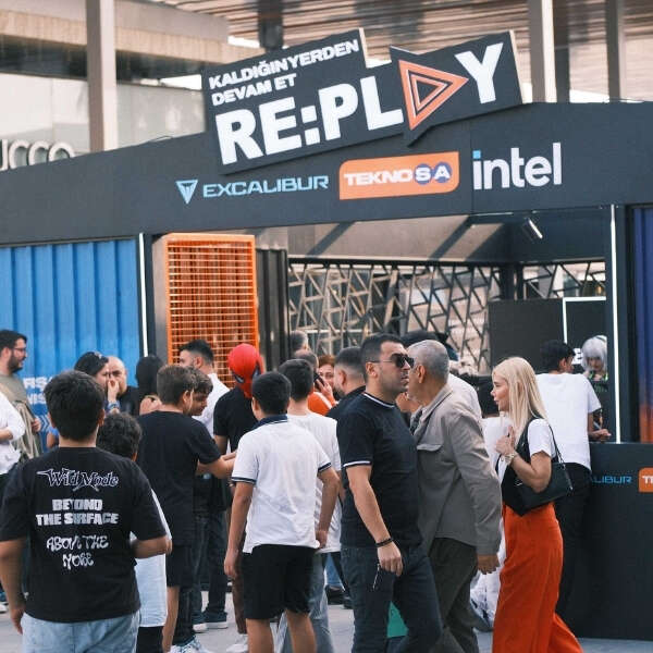 Excalibur’un Gücü RE:PLAY Turnuvasında Oyuncularla Buluştu
