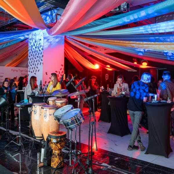 Erkmen Onbulak 12 Flying Tiger Copenhagen, Türkiye’deki İlk Yılını Renkli Bir Etkinlikle Kanyon’da Kutladı!