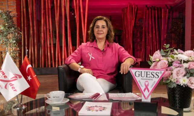 Guessten Meme Kanseri Farkindalik Ayina anlamli destek