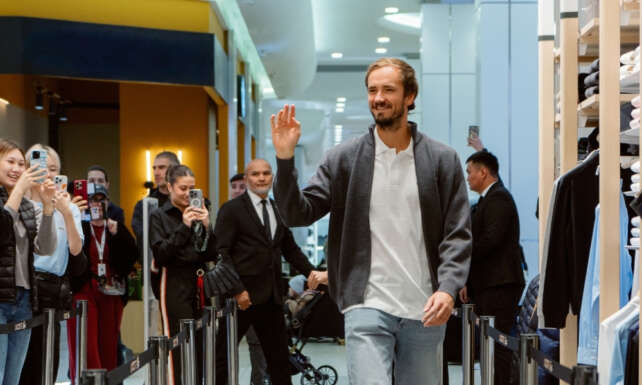 Lacoste Global Elcisi Daniil Medvedev ile Lacoste Almati magazasinda unutulmaz bir bulusma gerceklesti