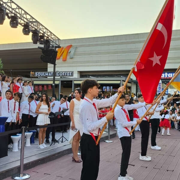 M1 Adana AVM’de Cumhuriyet Bayramı coşkusu