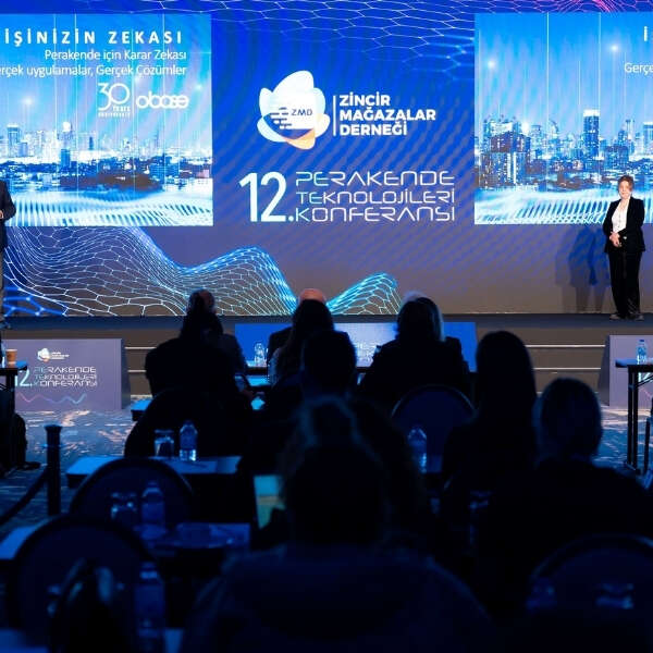 Erkmen Onbulak 2 OBASE, 12. Perakende Teknolojileri Konferansı’nda Karar Zekasıyla Dönüşen Perakendeyi Aktardı