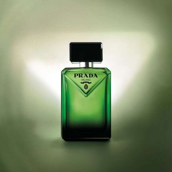 Erkmen Onbulak 12 Prada, yeni imza niteliğindeki erkek parfümü Prada Paradigme’i tanıtıyor