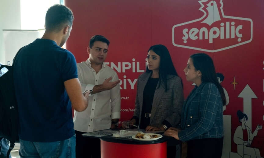 Senpilic ITUde Dijital Donusum Yolculugunu Genclerle Paylasti