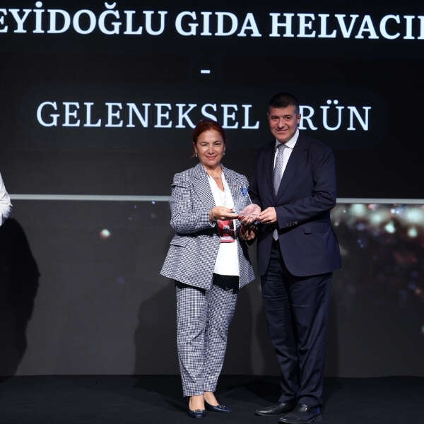 Erkmen Onbulak 4 Seyidoğlu Gıda’ya geleneksel ürün ödülü