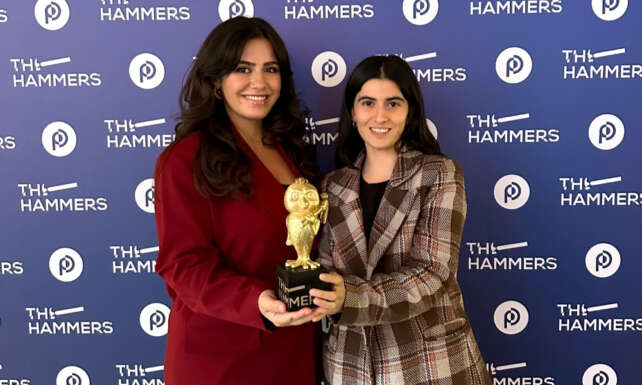 Tavuk Dunyasina The Hammers Awardstan Altin Odul