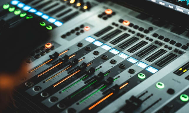 Black Fridayde Sesli Reklamlarla Tuketici Davranisini Sekillendirmek