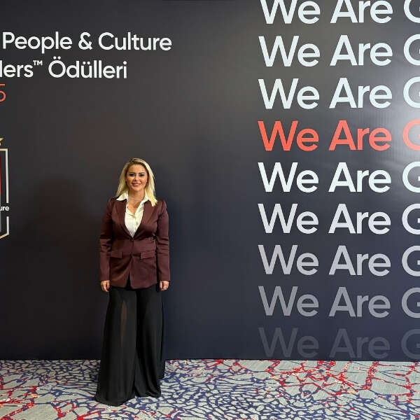 Esas Gayrimenkul İnsan ve Kültür Kıdemli Direktörü Aslı Kemal’e “En İyi İnsan ve Kültür Liderleri 2025” Altın Ödülü