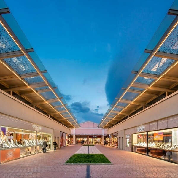 Erkmen Onbulak 11 İnegöl AVM’nin gelenekten geleceğe projesine bir ödül de Amerika’dan