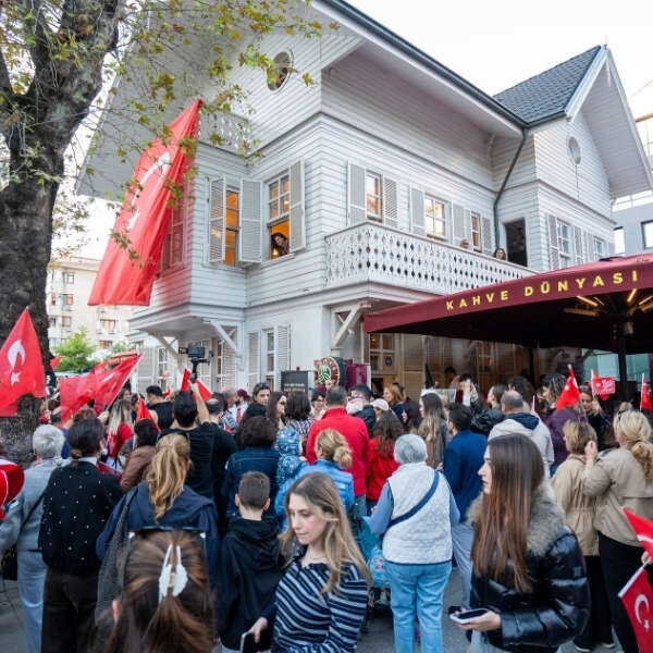 Kahve Dünyası Cumhuriyet Bayramı’nı Büyük Bir Coşkuyla Kutladı