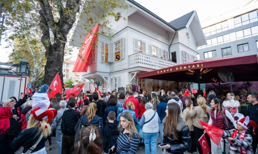 Kahve Dunyasi Cumhuriyet Bayramini Buyuk Bir Coskuyla Kutladi