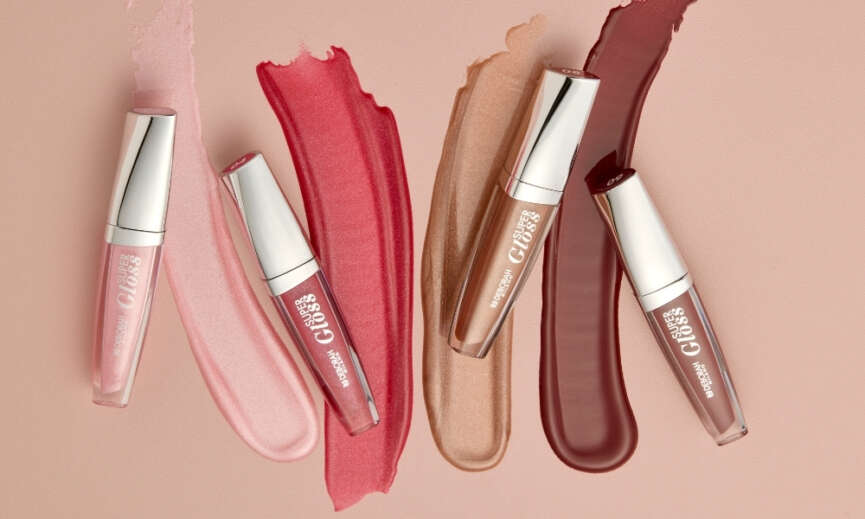 Deborah Milano Super Gloss serisiyle yilbasi stiline parlak bir dokunus