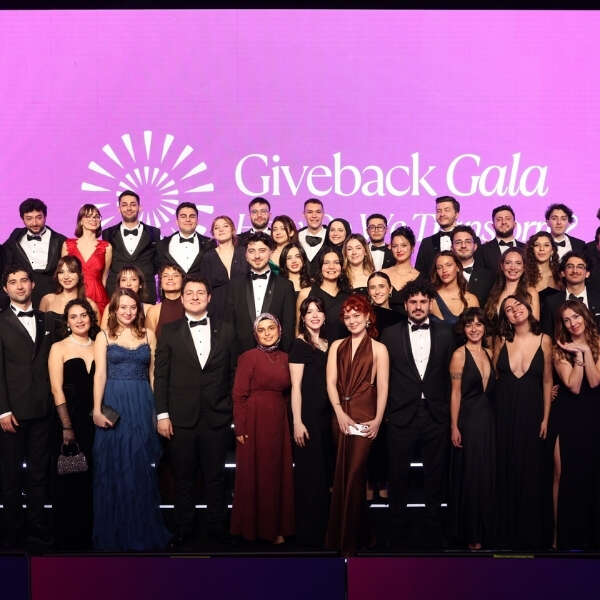 Girişimcilik ve İş Dünyası Ekosistemi 9.Kez Giveback Gala’da Bir Araya Geldi!