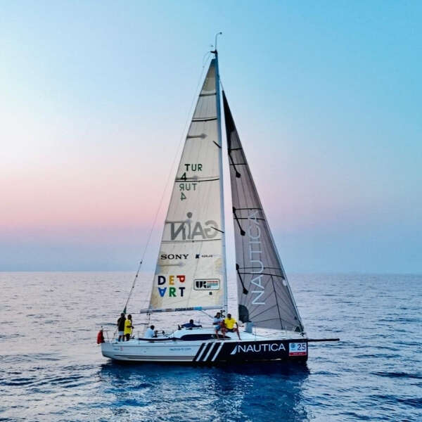 Nautica, 54. Deniz Kuvvetleri Kupası’ndaki Gerçek Yarış Deneyimini “550 Mil” Belgeseliyle Ekrana Taşıyor