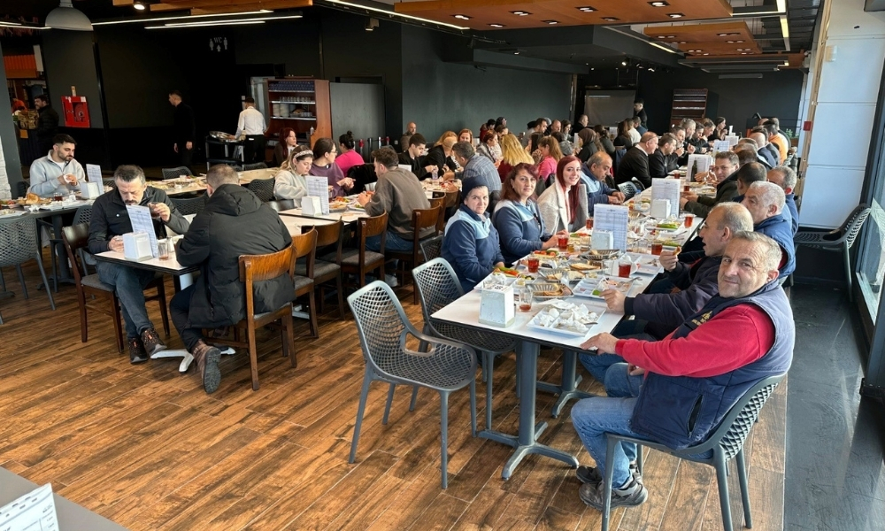 Outlet Center İzmit’te 12 Aralık Mağazacılar Günü kutlandı 1 Outlet Center Izmitte 12 Aralik Magazacilar Gunu kutlandi