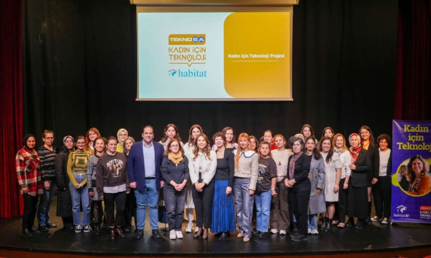 Teknosa Kadin icin Teknoloji projesinde 2025 yilinda 4 binden fazla kadina dokundu