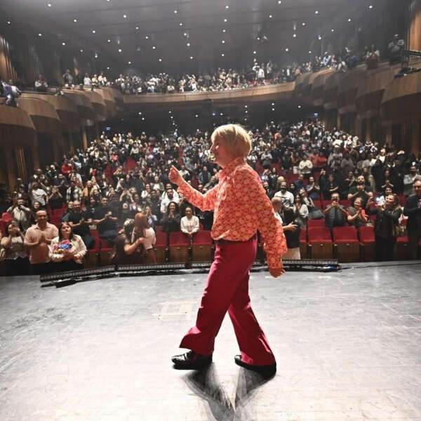 Halil İbrahim Zeytin 9 Tolga Çevik, “Tolgshow” gösterisiyle 01 Burda PGM’de izleyicilerle buluştu