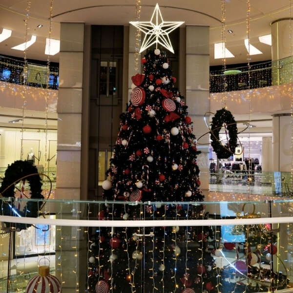 Halil İbrahim Zeytin 11 Yeni yılın en ışıltılı buluşmaları Akmerkez’de başladı