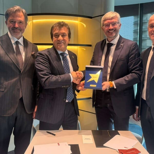 Home 25 D’S damat EUSA’nın resmi moda partneri oldu