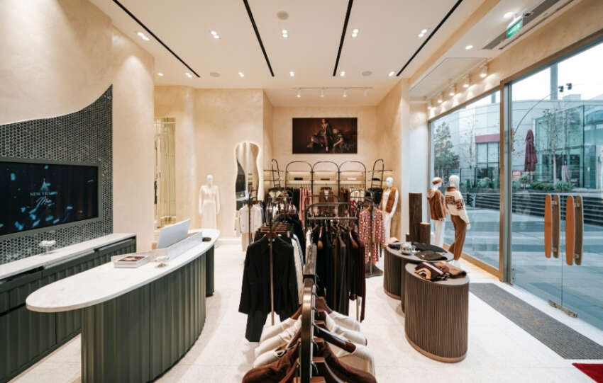 KNITSS Yeni Magazasini Metropol Avmde Acti