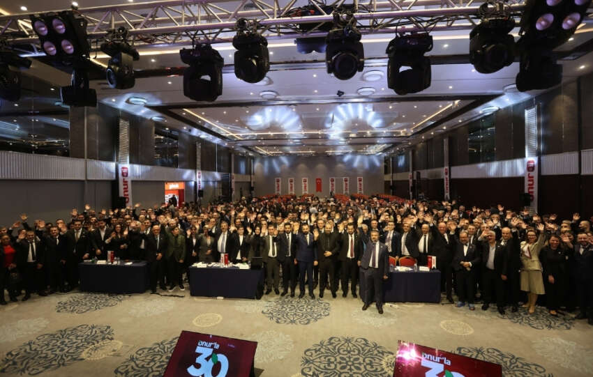 Onur Market 30uncu kurulus yil donumunu coskuyla kutladi