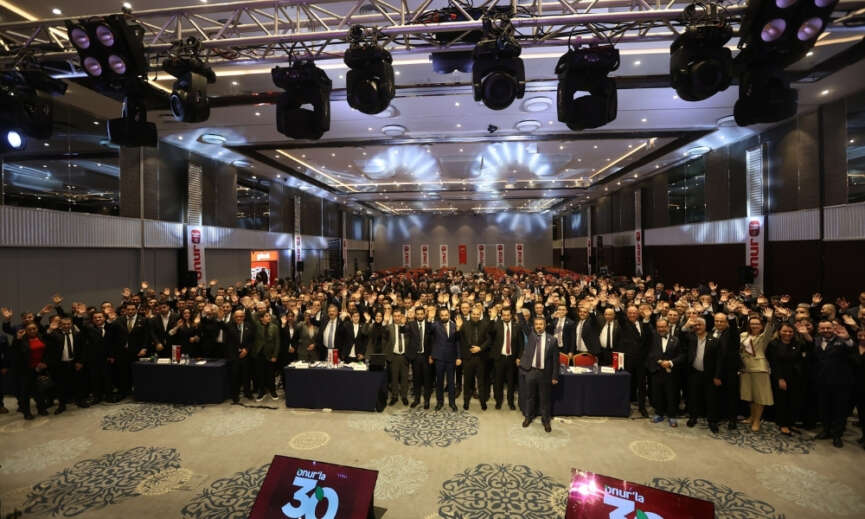 Onur Market 30uncu kurulus yil donumunu coskuyla kutladi