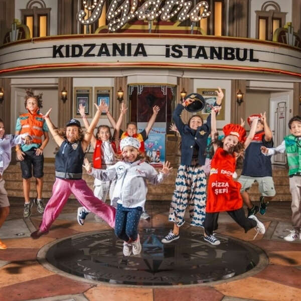 İlkay Keskin 2 Yarıyıl tatilinin keyfi KidZania İstanbul’da yaşanıyor