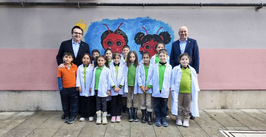 MediaMarkt Türkiye ve TEGV’den deprem bölgesinde 11 bini aşkın çocuğa nitelikli eğitim desteği 2 1771568808 Hulusi Acar Sait Tosyal 2