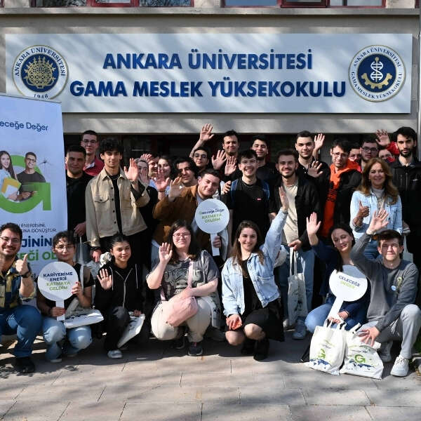 Geleceğe Değer” ikinci yılında nitelikli insan kaynağına yaptığı yatırımı büyütüyor