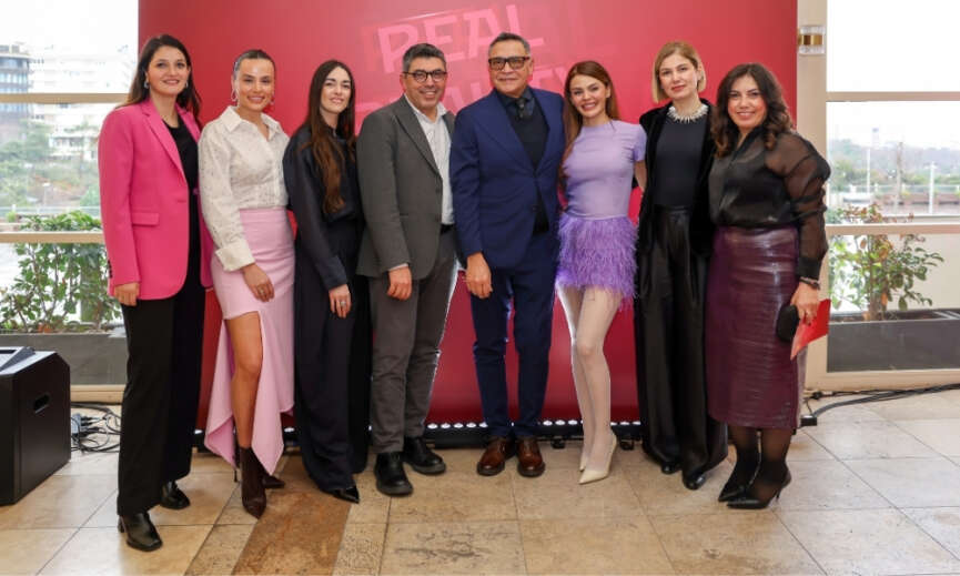 Gratis Astranin Sofistike Dunyasini Real Beauty Clubta Tanitti