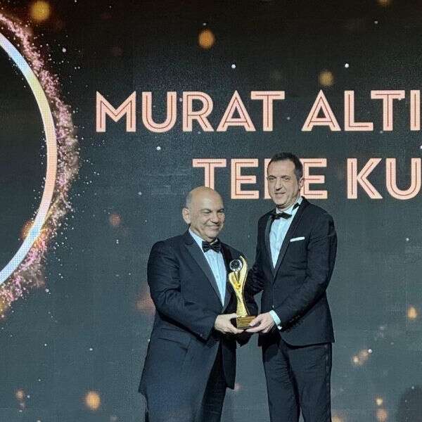Tepe Kurumsal İcra Kurulu Başkanı Murat Altıkardeşler’e “Altın Lider” Ödülü