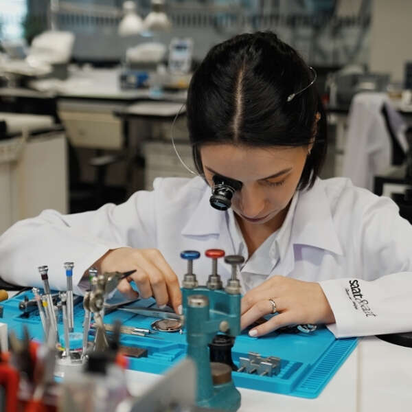 Home 39 Saat&Saat’ten Kadın Saat Ustalarının Zamana Yön Veren Hikâyesi