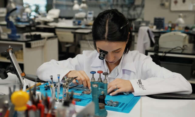 SaatSaatten Kadin Saat Ustalarinin Zamana Yon Veren Hikayesi