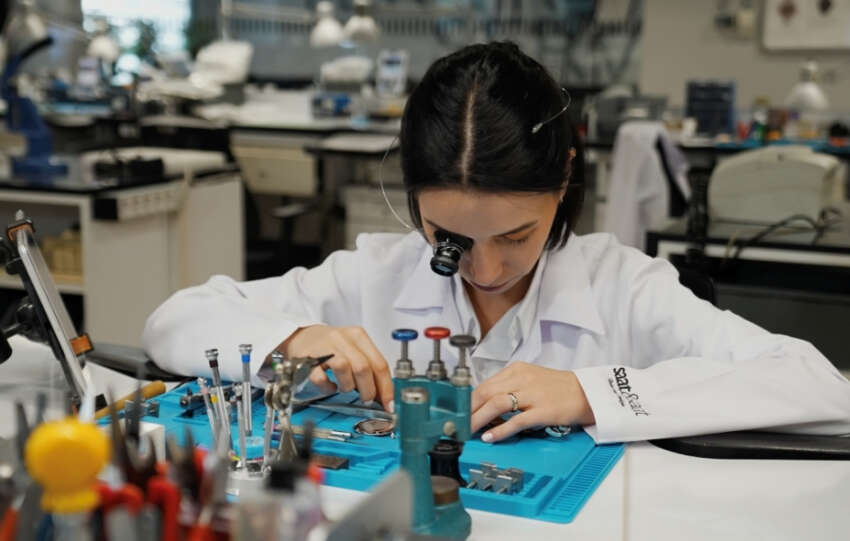 SaatSaatten Kadin Saat Ustalarinin Zamana Yon Veren Hikayesi