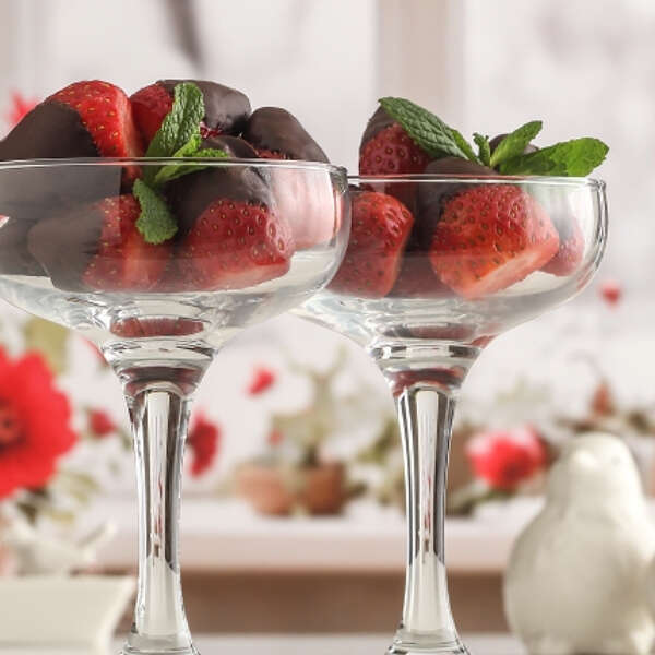 LAV’la Sevginin En Zarif Hali: Sevgililer Günü Sofralarının Işıltısı