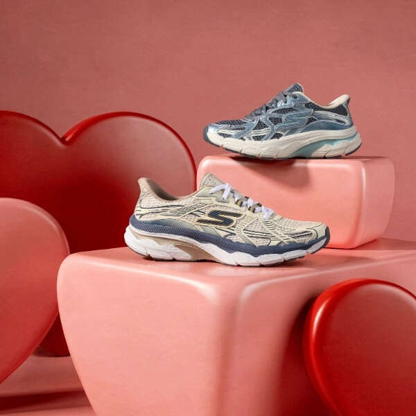 Home 38 Skechers’la aşk yan yanayken rahat