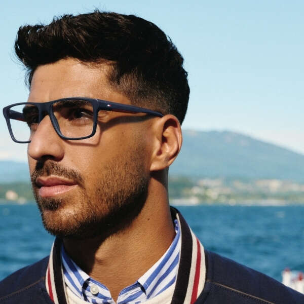 Home 38 Tommy Hilfiger, Marka Elçisi Marco Asensio ile İlkbahar/Yaz 2026 Gözlük Koleksiyonunu Tanıtıyor