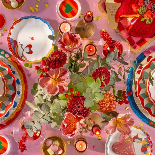 Love’s in the Color: Zsa Zsa Zsu Sevgililer Günü’nü Renklerle Kutluyor!