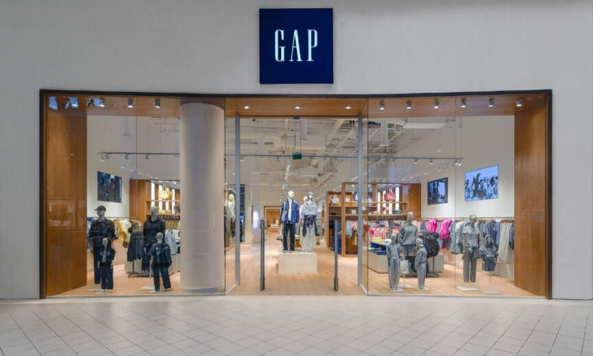 Gap Turkiye Akasya magazasinin kapilarini yenilenen magaza konseptiyle acti