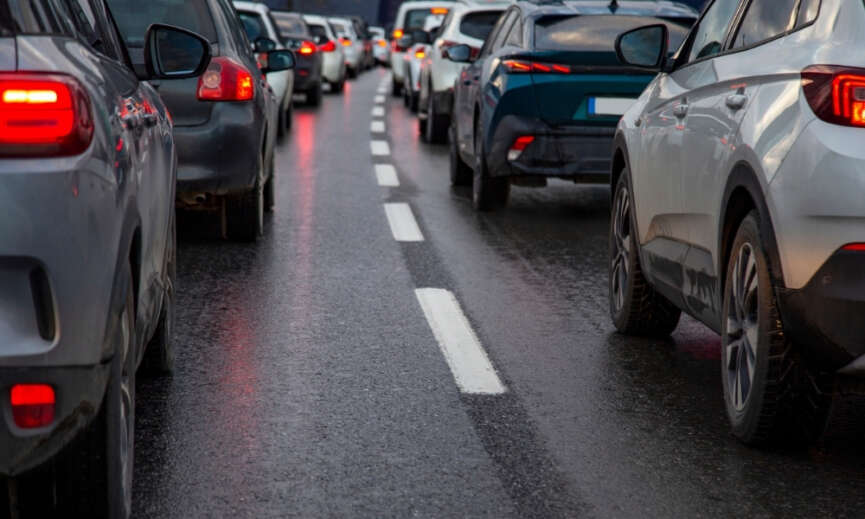 Her 10 Kisiden 6si Bayrami Yasadigi Sehirde Gecirecek