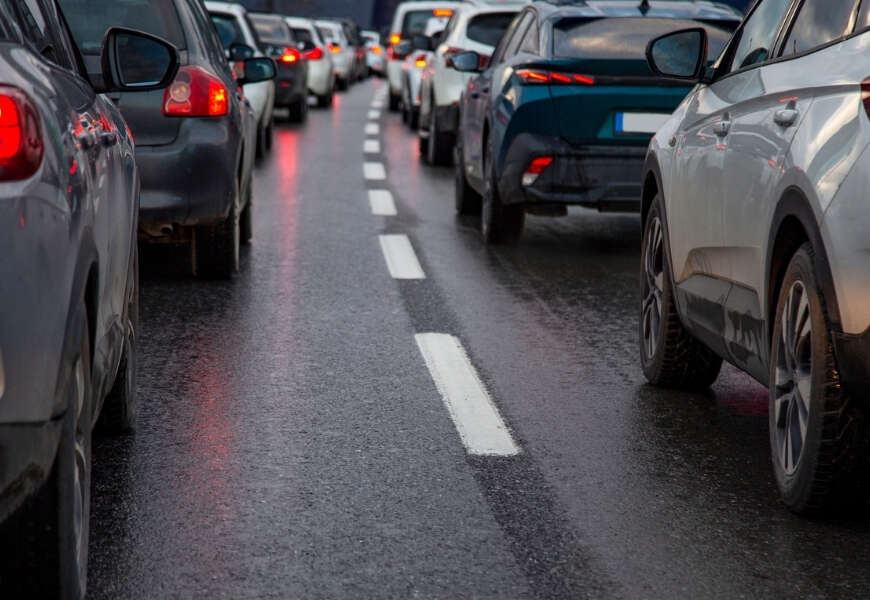 Her 10 Kisiden 6si Bayrami Yasadigi Sehirde Gecirecek