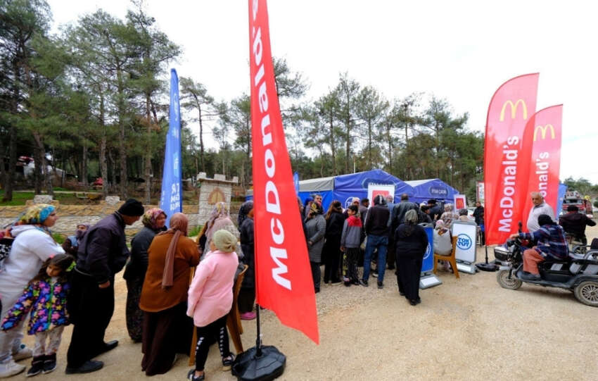 Konteyner Kentlerde Iftar Sofralari Kuruluyor