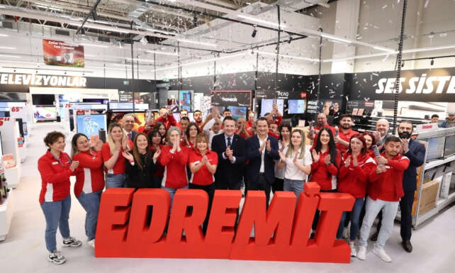 MediaMarkt Turkiye Edremitte yeni magazasinin acilisini yapti