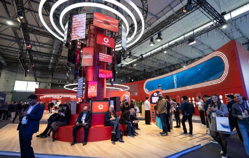 Mobil Dunya Kongresinde Vodafone standina yogun ilgi