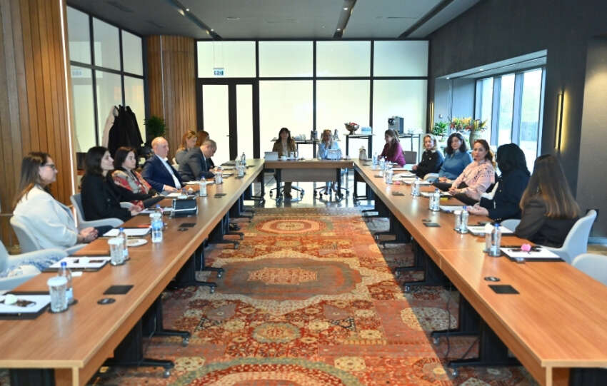 Sektorun Lider Sirketleri yeni donemde Teknolojide Kadin Derneginin yonetim koltuklarina oturdu