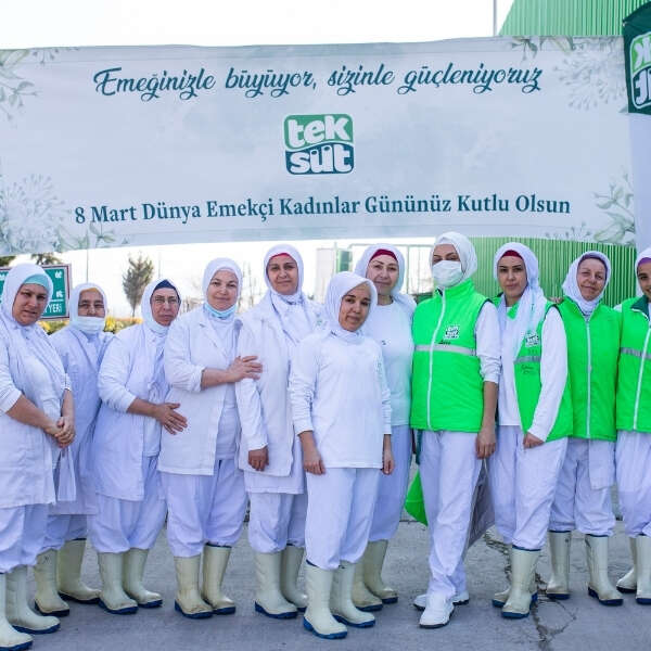 Teksüt’te 8 Mart Kadınlar Günü şenlik havasında kutlandı