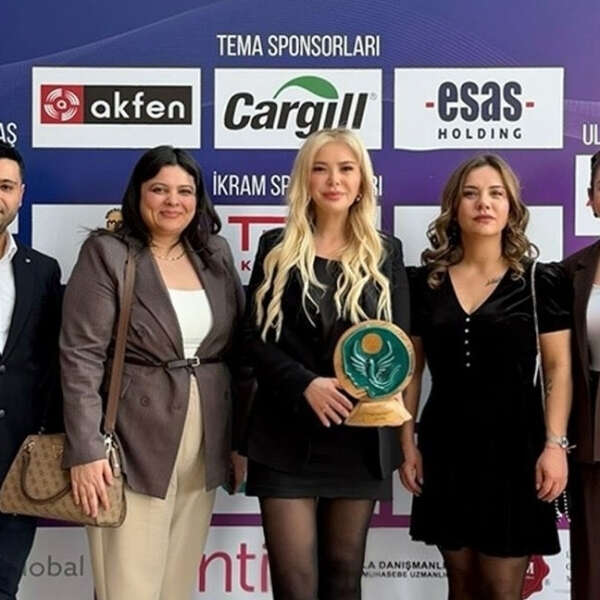 ÜÇGE’ye Kadın Dostu Markalar Platformu’ndan Anlamlı Ödül