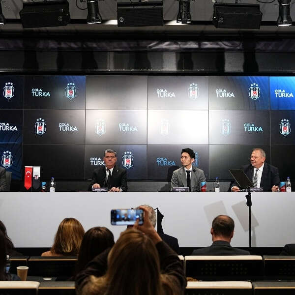 Cola Turka ile Beşiktaş JK arasında sponsorluk anlaşması imzalandı